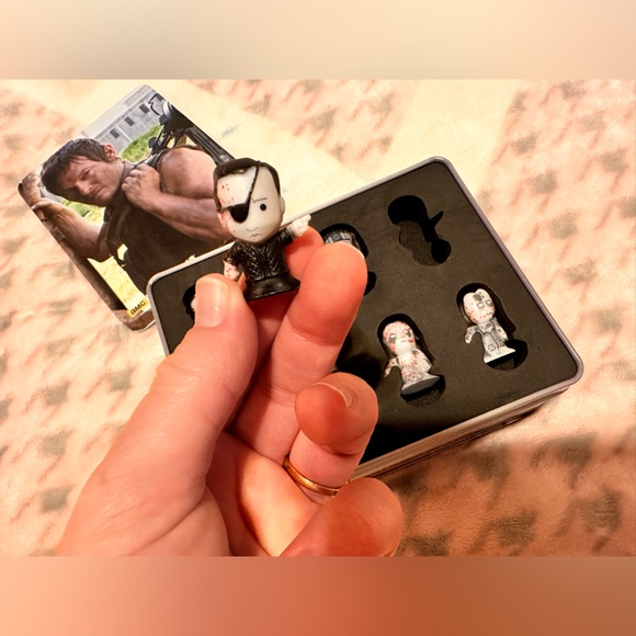 The Walking Dead collection - Picture 6 of 10